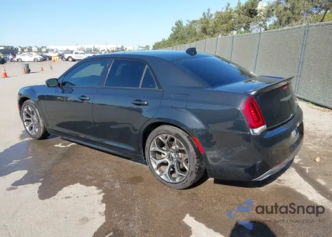 2015 Chrysler 300 300S z USA, uszkodzony, nr VIN 2C3CCABT3FH818087